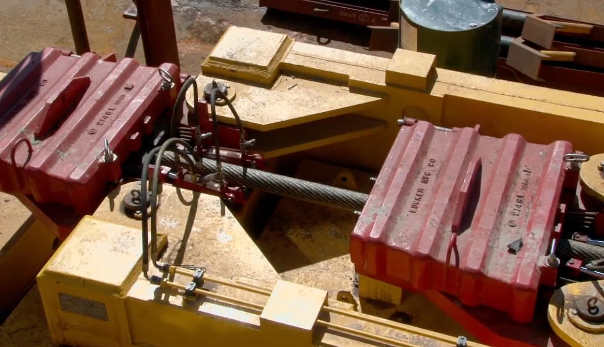 Amclyde hydraulic grippers